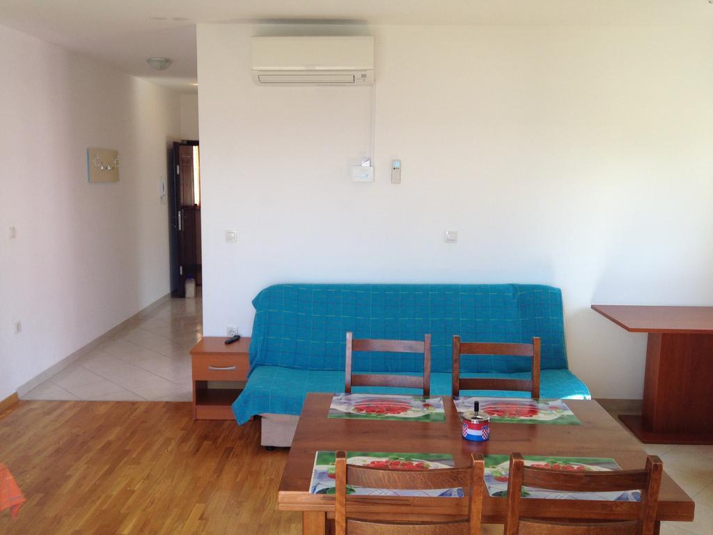 Gala Apartments 오미스 객실 사진