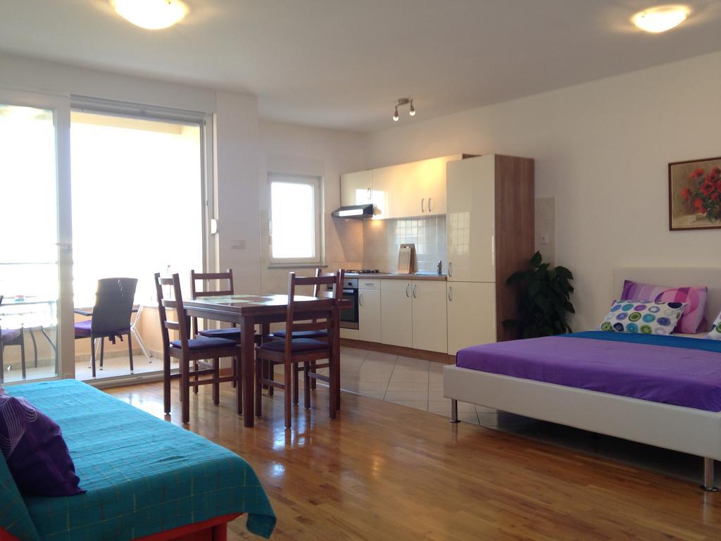Gala Apartments 오미스 외부 사진