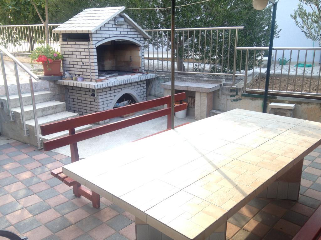 Gala Apartments 오미스 외부 사진