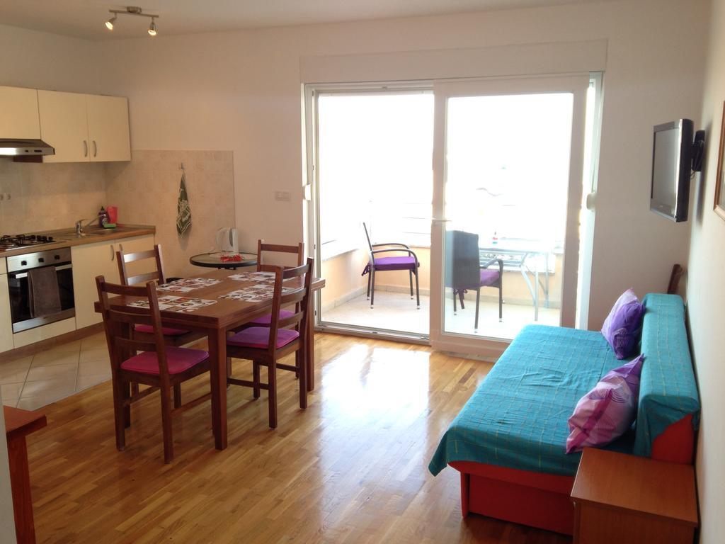 Gala Apartments 오미스 외부 사진