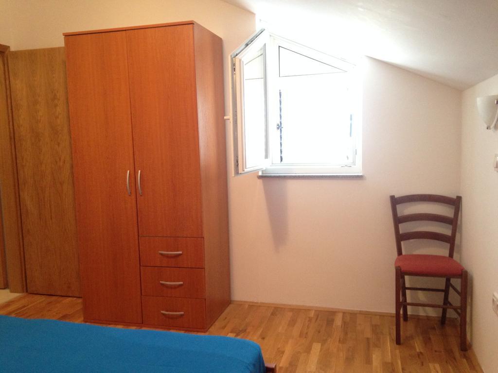 Gala Apartments 오미스 외부 사진