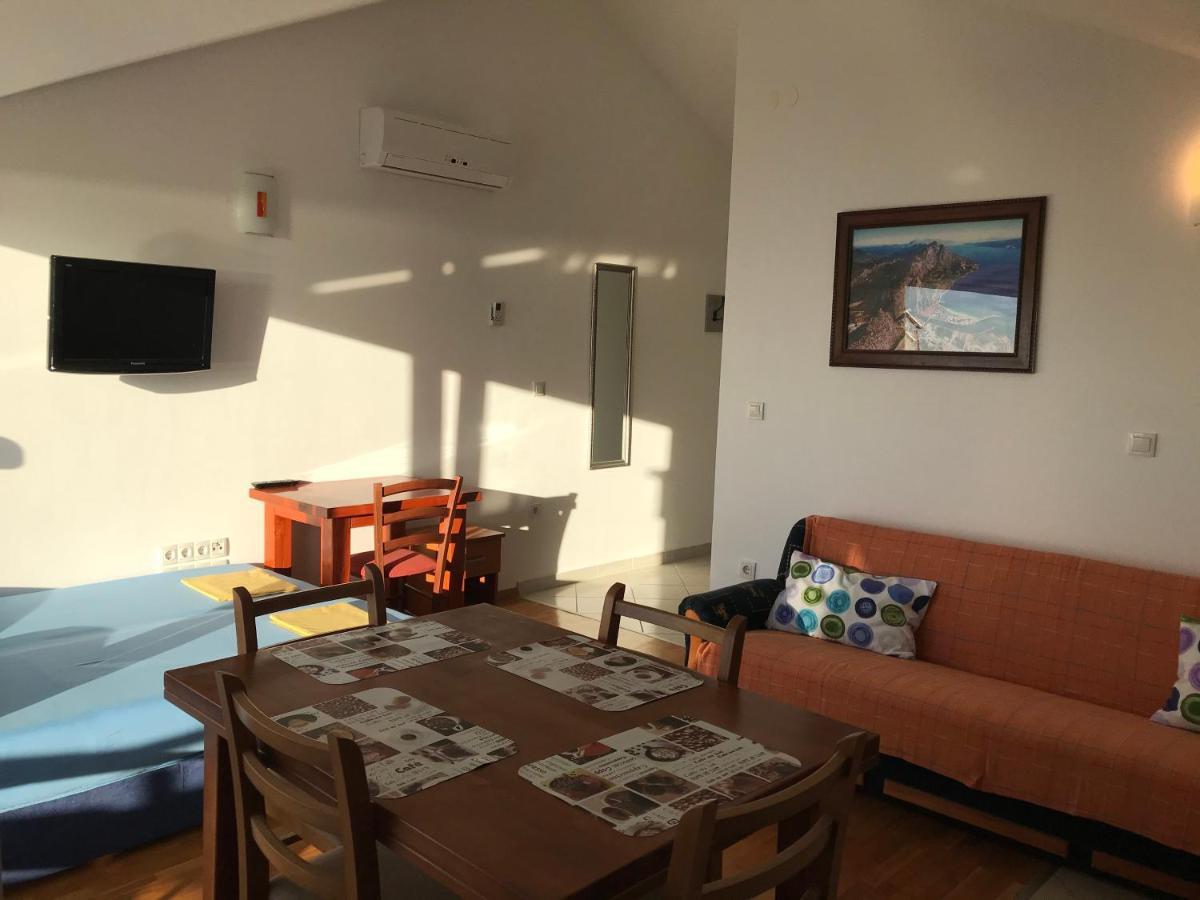 Gala Apartments 오미스 외부 사진