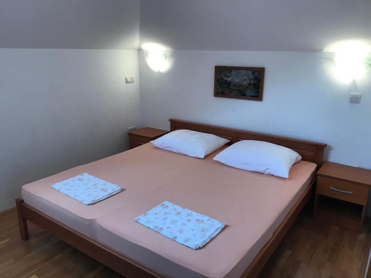 Gala Apartments 오미스 외부 사진