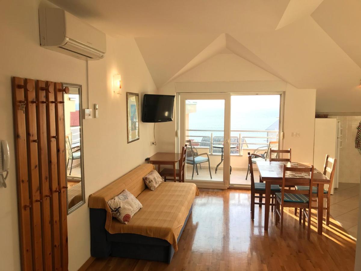 Gala Apartments 오미스 외부 사진
