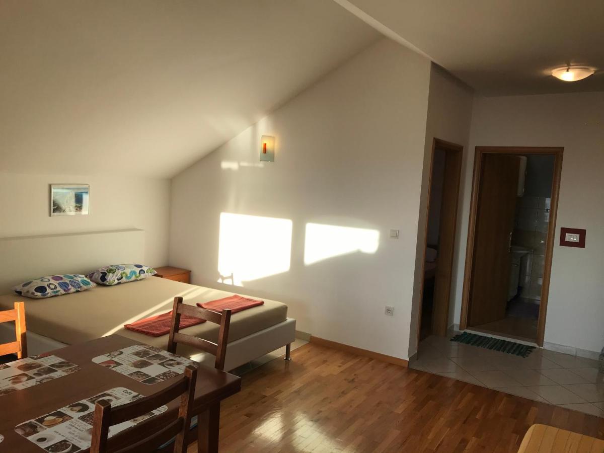 Gala Apartments 오미스 외부 사진